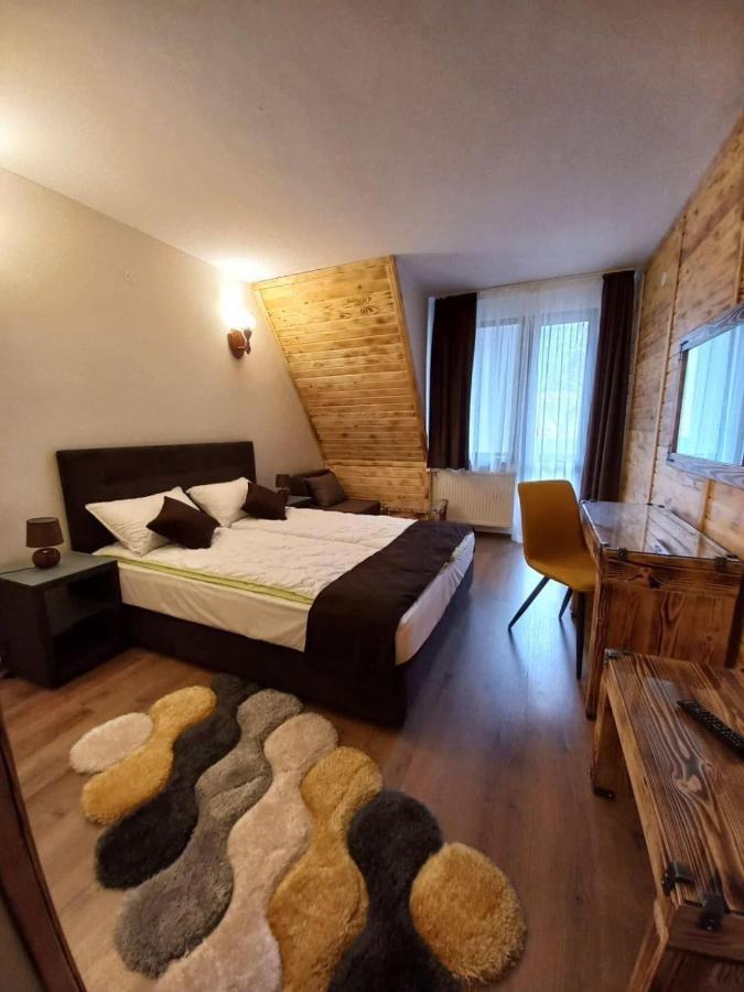 Nicole Hotel & Restaurant Samokov Bagian luar foto